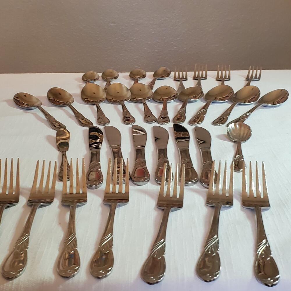 Hampton Silversmiths Stainless China Flatware 33 pieces